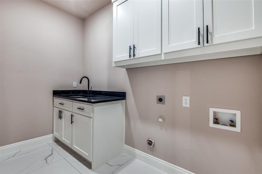 Furnished interior view inside a new home in , Seagoville (Image 8).