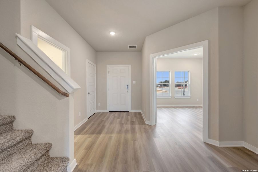 Spacious, unfurnished interior of a new home in Winding Brook, San Antonio (Image 44).