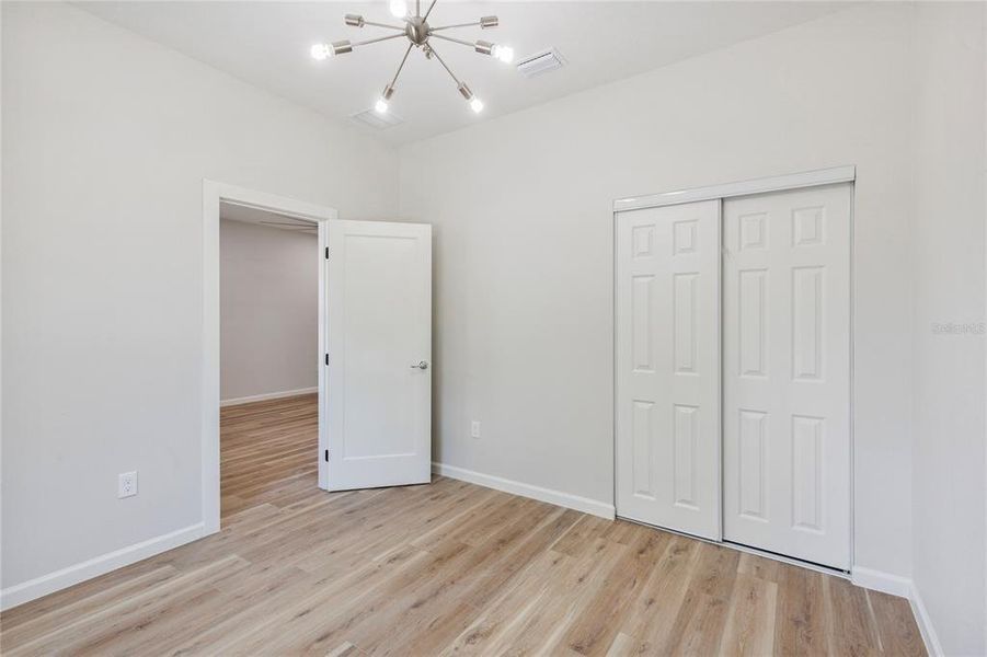 Spacious, unfurnished interior of a new home in , Tampa (Image 6).