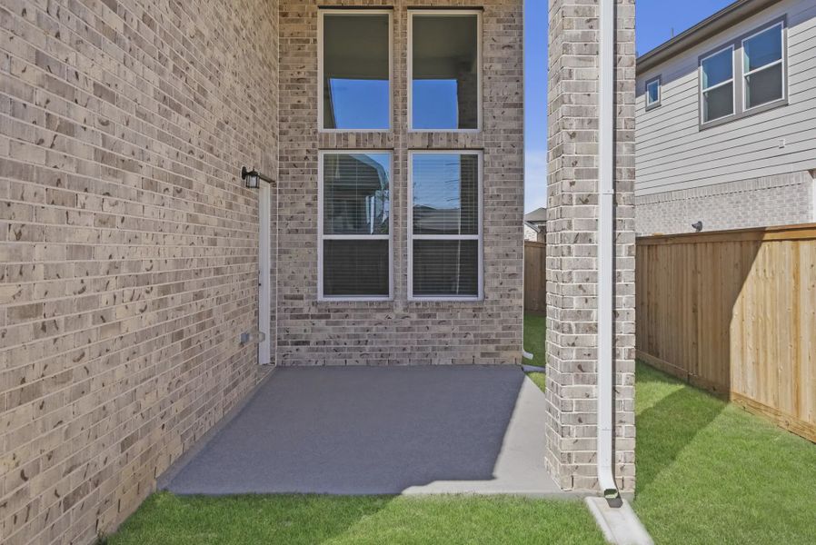 Representative exterior details of a home built from the Emma by Chesmar Homes in Wildrye 45', Waller (Image 3).