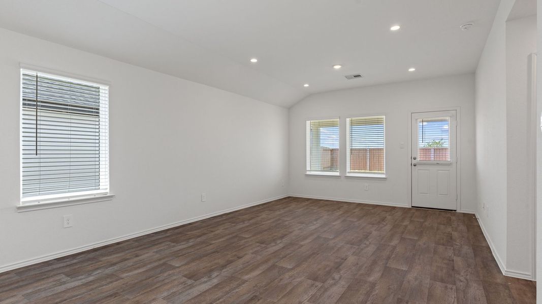 Spacious, unfurnished interior of a new home in Tamarron, Fulshear (Image 24). Spacious, unfurnished interior of a new home in Tamarron, Fulshear (Image 24).