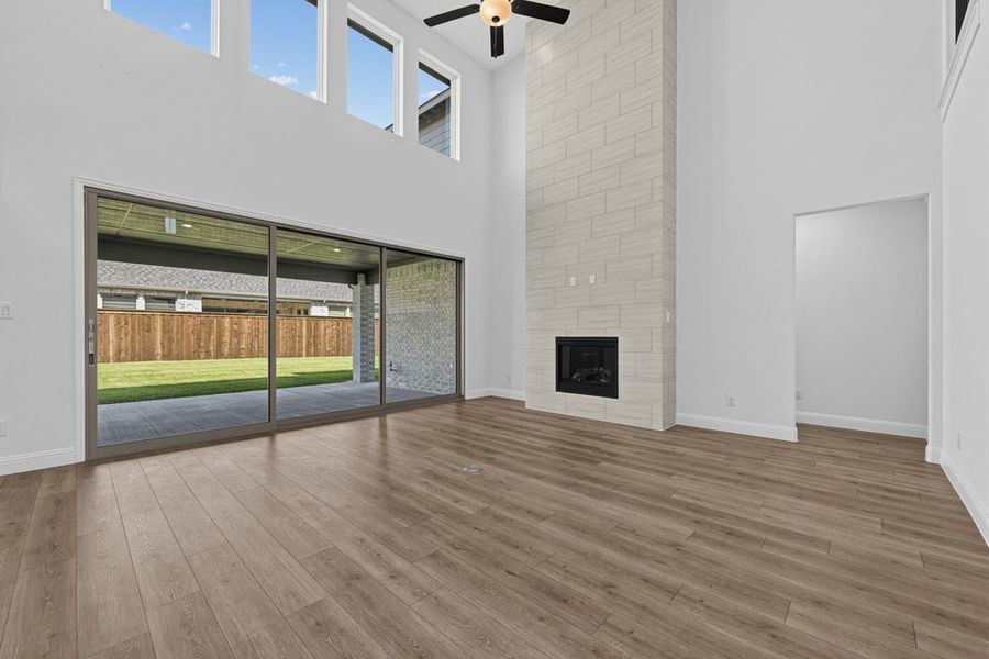 Spacious, unfurnished interior of a new home in The Ridge at Northlake, Northlake (Image 15).
