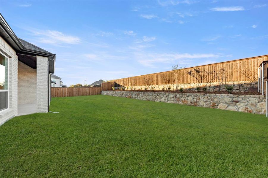 27. 2624 Shadybrook - Back (2) 27. 2624 Shadybrook - Back (2)