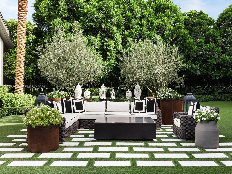 Outdoor couch/sitting area Outdoor couch/sitting area