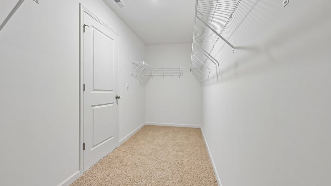 Spacious, unfurnished interior of a new home in Eagle Creek, Fuquay Varina (Image 28).