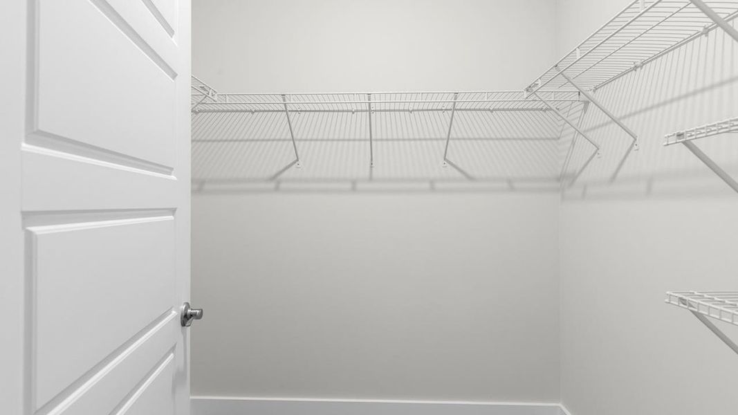 Spacious, unfurnished interior of a new home in Rolling Hills, Bolivia (Image 27).