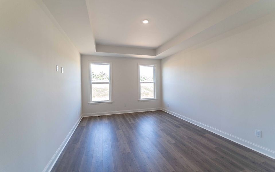 Spacious, unfurnished interior of a new home in Aden Woods, Fairview (Image 20).
