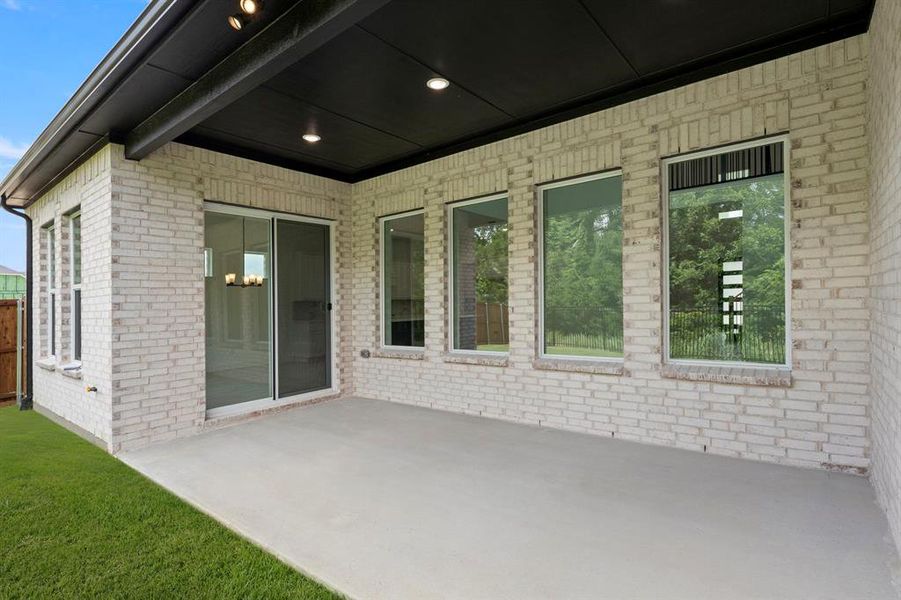 25. 6401 Olive Branch - Patio