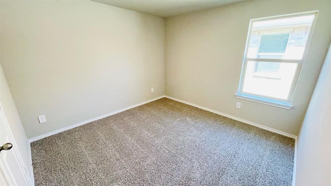 Spacious, unfurnished interior of a new home in Sunnycreek, Fort Worth (Image 8). Spacious, unfurnished interior of a new home in Sunnycreek, Fort Worth (Image 8).