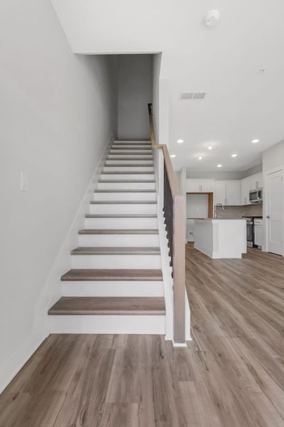 Spacious, unfurnished interior of a new home in Echo Park, Suwanee (Image 21).