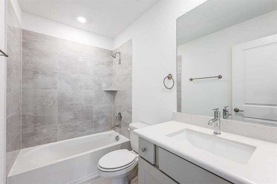 Furnished interior view inside a new home in Highland Lakes 50s, McKinney (Image 9). Furnished interior view inside a new home in Highland Lakes 50s, McKinney (Image 9).