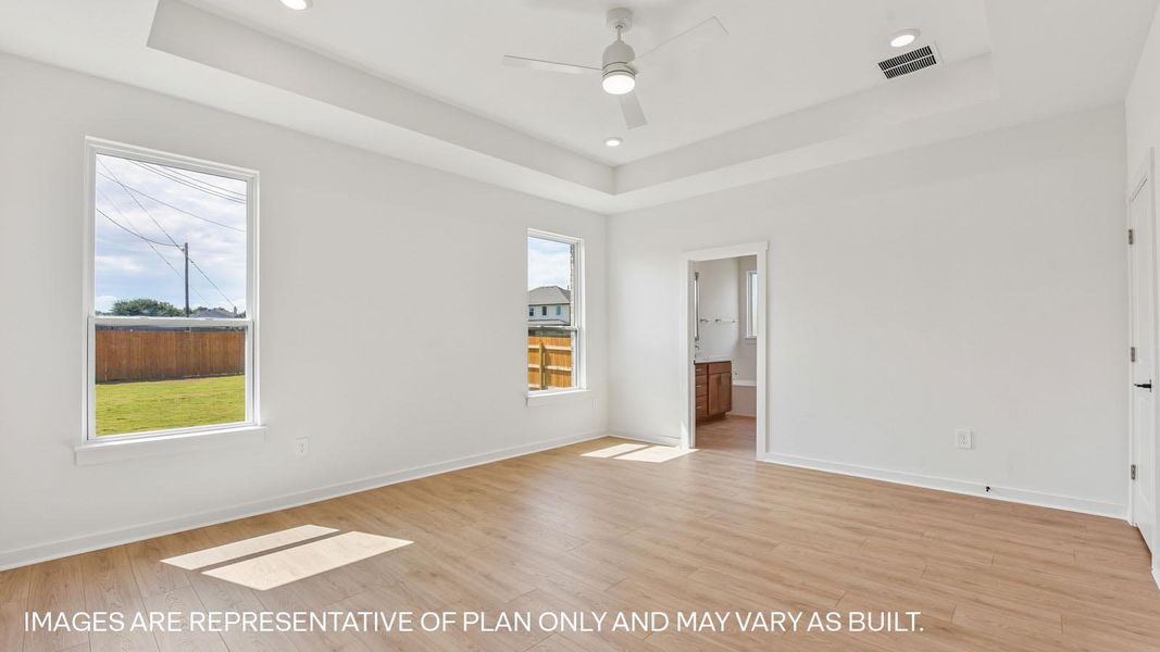 Spacious, unfurnished interior of a new home in Rosenbusch Ranch, Leander (Image 20).