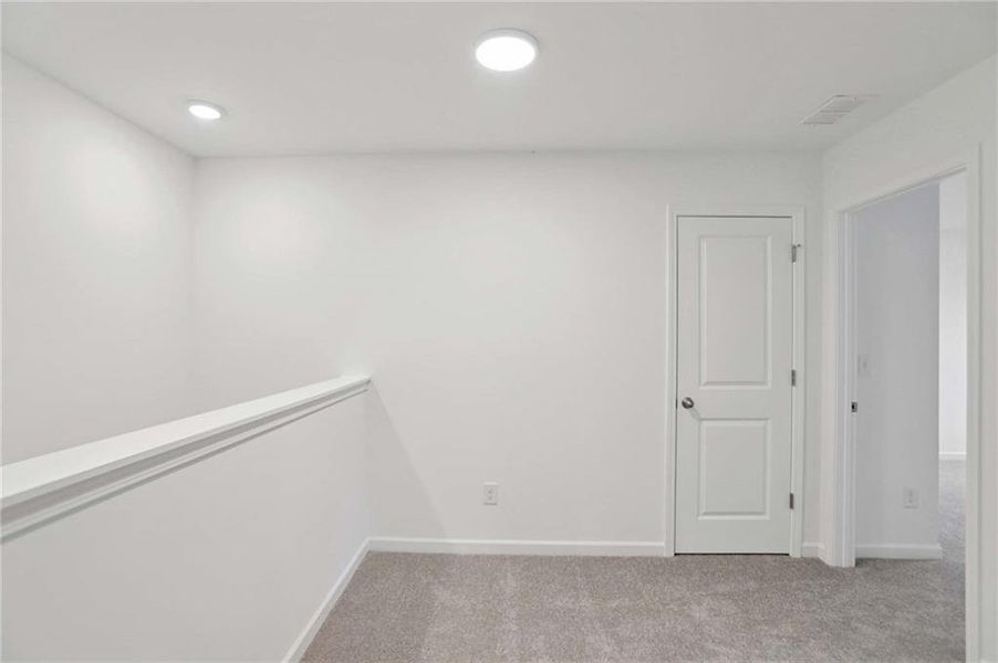 Spacious, unfurnished interior of a new home in Leydenview, Mableton (Image 19).