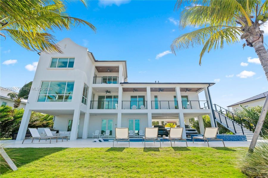 Condo located in Marathon, FL showcasing its design and architecture (Image 5).