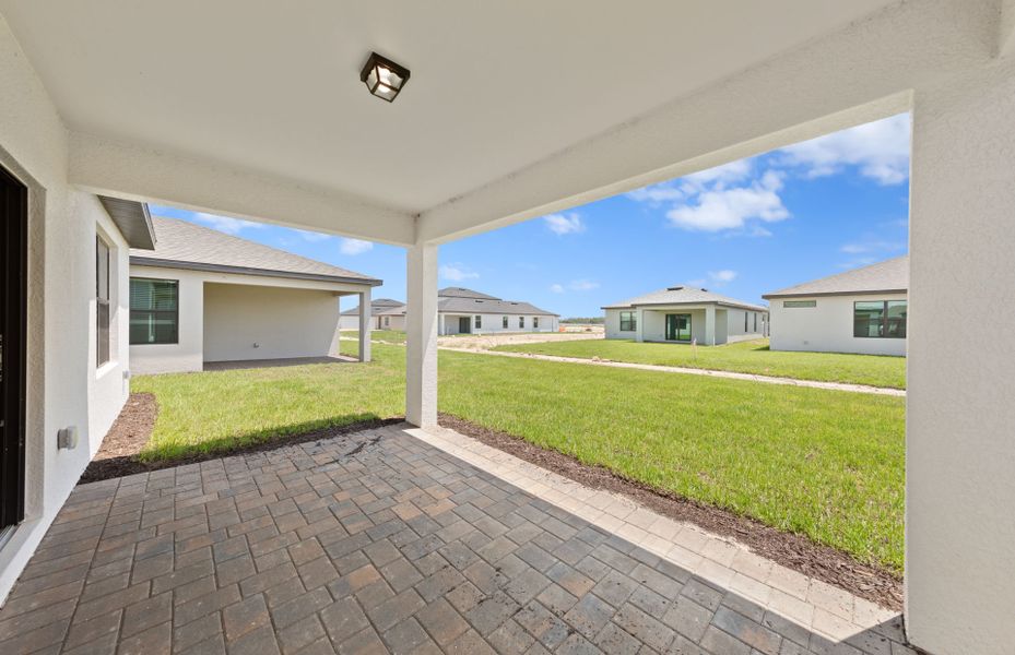 Covered patio, great for hosting guests