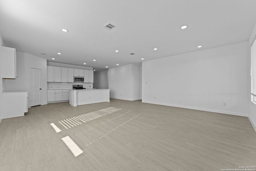 Spacious, unfurnished interior of a new home in Waterwheel: Coastline Collection, San Antonio (Image 16). Spacious, unfurnished interior of a new home in Waterwheel: Coastline Collection, San Antonio (Image 16).