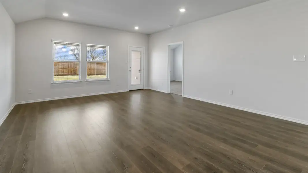 Spacious, unfurnished interior of a new home in Wildwood, Royse City (Image 31).
