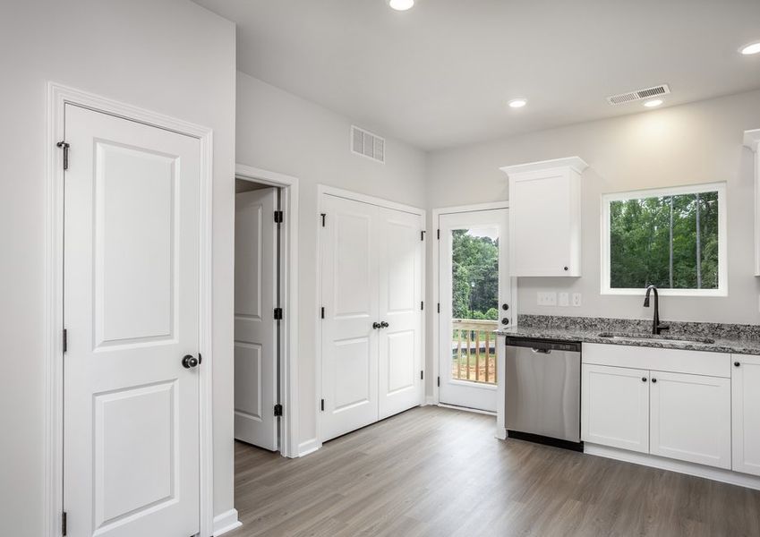 The kitchen has granite countertops.