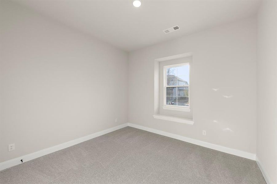 04. 1433 Kirkdale - Bed 2