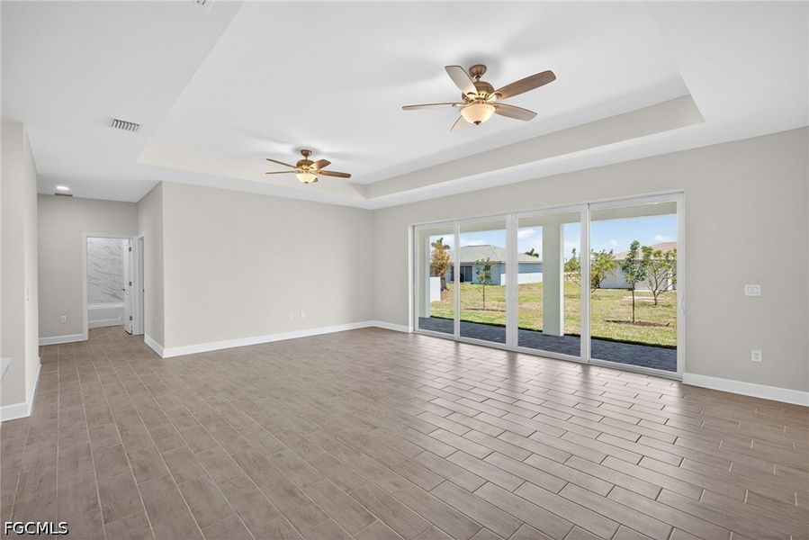 Spacious, unfurnished interior of a new home in Cape Coral, Cape Coral (Image 21).