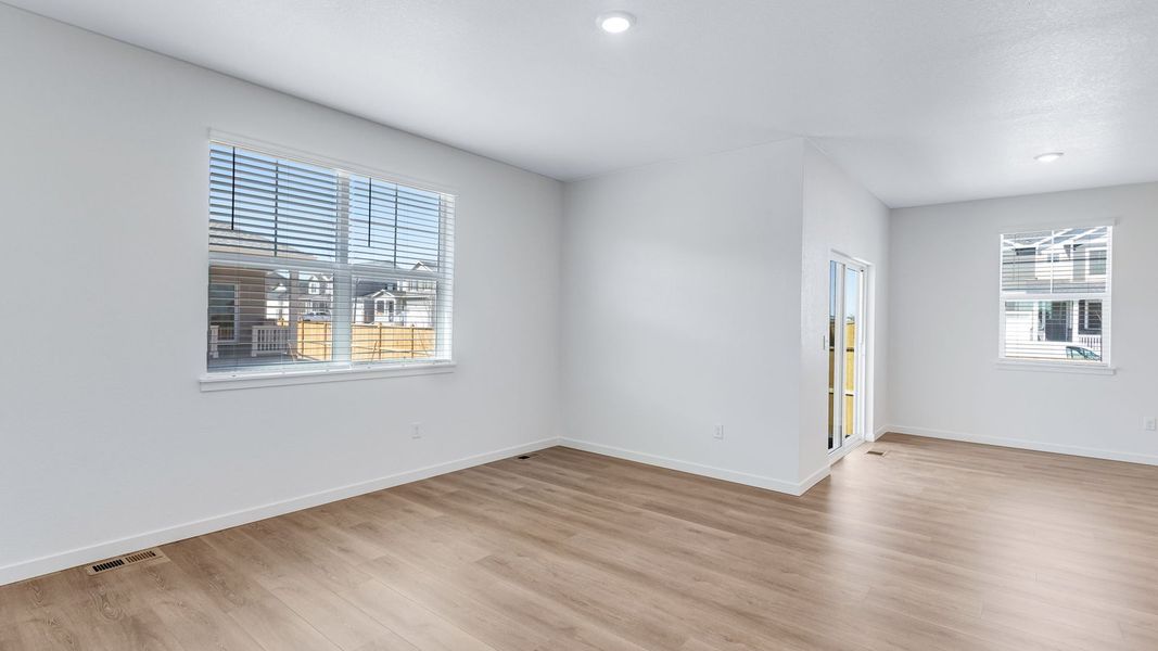 Spacious, unfurnished interior of a new home in Silver Peaks, Lochbuie (Image 12).