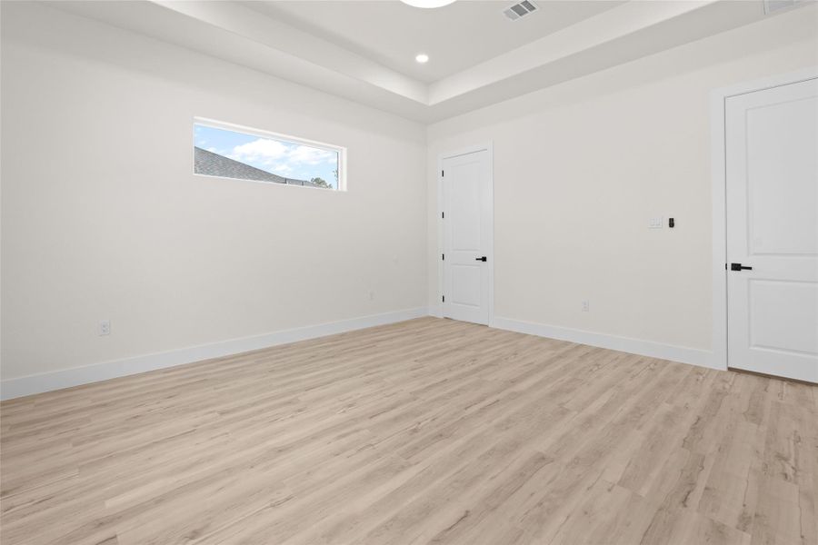 Spacious, unfurnished interior of a new home in , Dayton (Image 31).