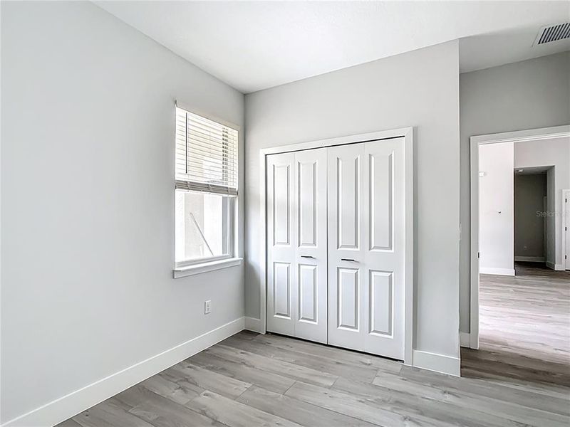Spacious, unfurnished interior of a new home in , Ocala (Image 15).