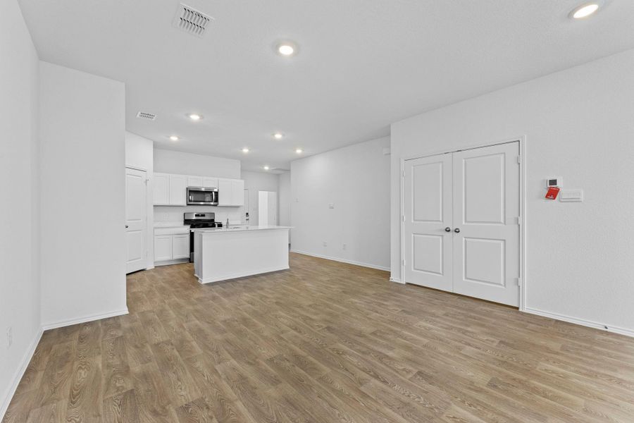 Spacious, unfurnished interior of a new home in , Kyle (Image 18).
