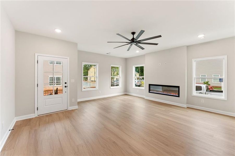 Spacious, unfurnished interior of a new home in East Park Village, Kennesaw (Image 13).