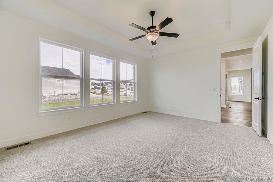 Spacious, unfurnished interior of a new home in Timber Ridge, Colorado Springs (Image 20).