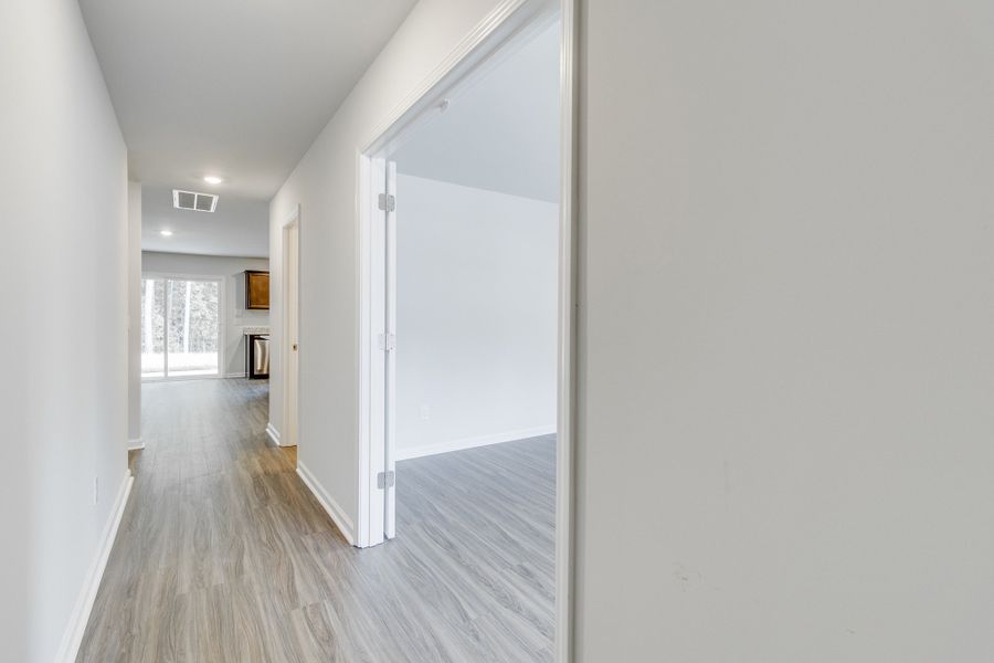 Spacious, unfurnished interior of a new home in Killians Crossing, Blythewood (Image 15).