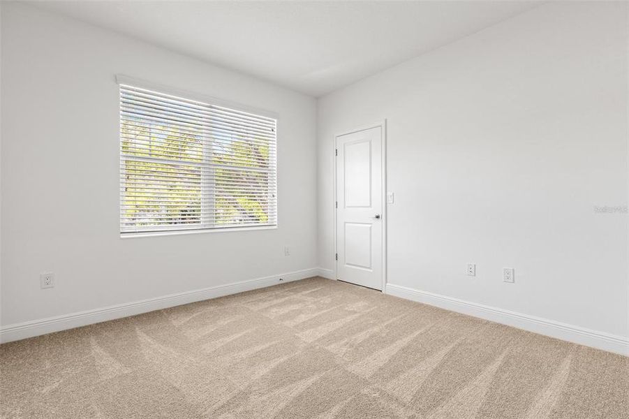 Spacious, unfurnished interior of a new home in , Tampa (Image 21).