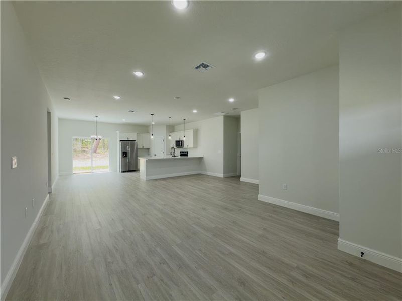 Spacious, unfurnished interior of a new home in , Ocala (Image 20).