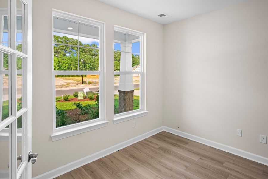 Spacious, unfurnished interior of a new home in Bridgewater - Shorehaven Village, Little River (Image 16).