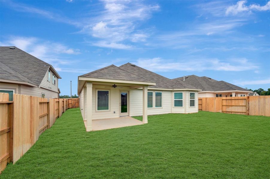 Exterior details and patio area of a home in Lone Star Landing, Montgomery (Image 28).