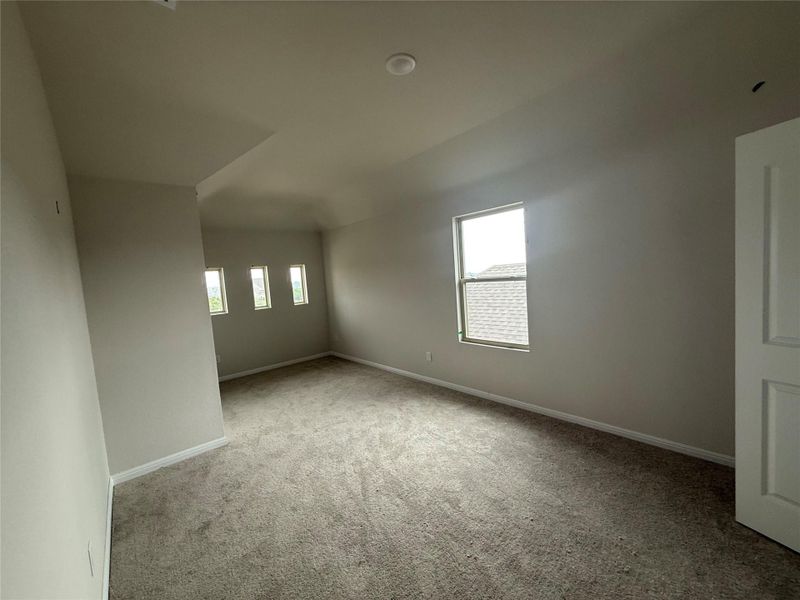 Spacious, unfurnished interior of a new home in La Cima, San Marcos (Image 8).