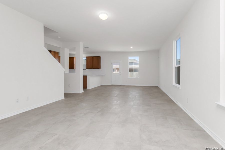 Spacious, unfurnished interior of a new home in The Granary - Heritage Collection, San Antonio (Image 7).