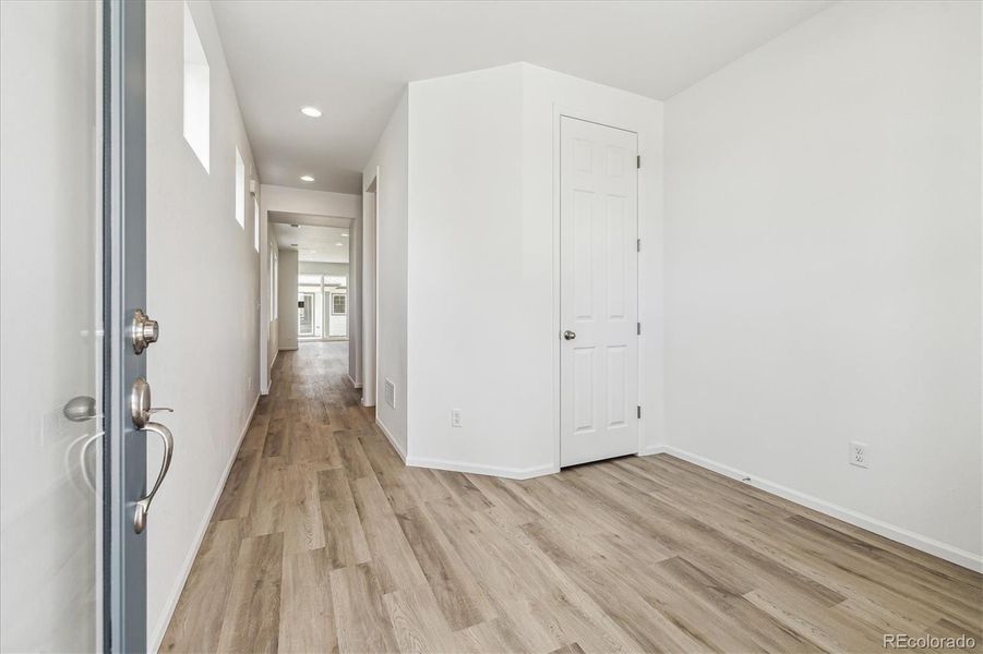 Spacious, unfurnished interior of a new home in Skyview at High Point, Aurora (Image 5). Spacious, unfurnished interior of a new home in Skyview at High Point, Aurora (Image 5).