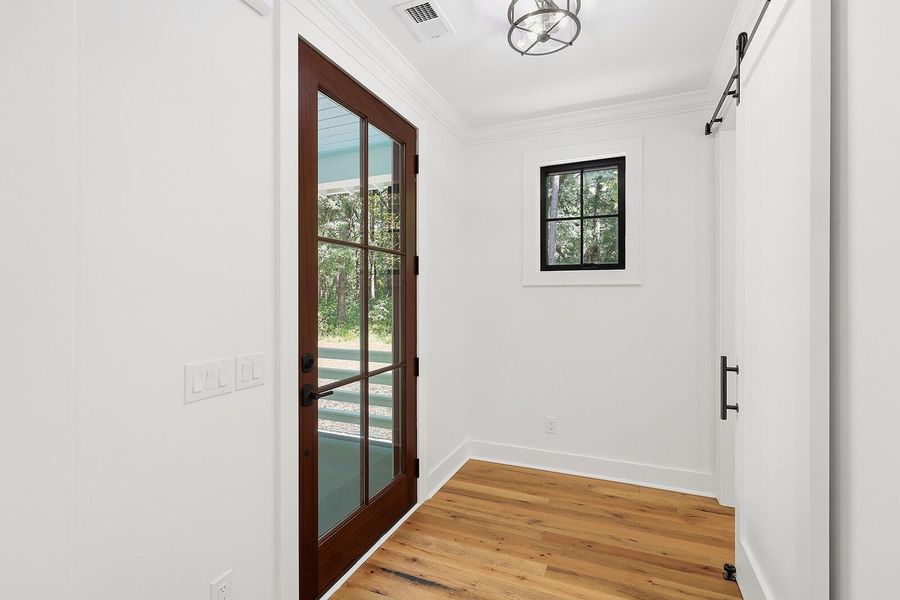 Spacious, unfurnished interior of a new home in , Seabrook (Image 53).