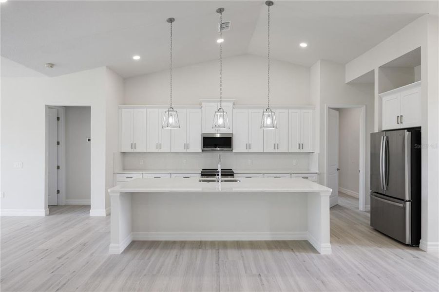 Furnished interior view inside a new home in , Lake Alfred (Image 7).