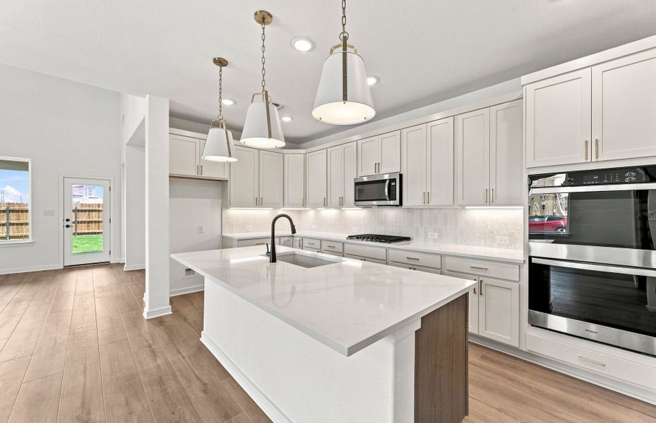 Furnished interior view inside a new home in Kuempel Farms, Pflugerville (Image 8).