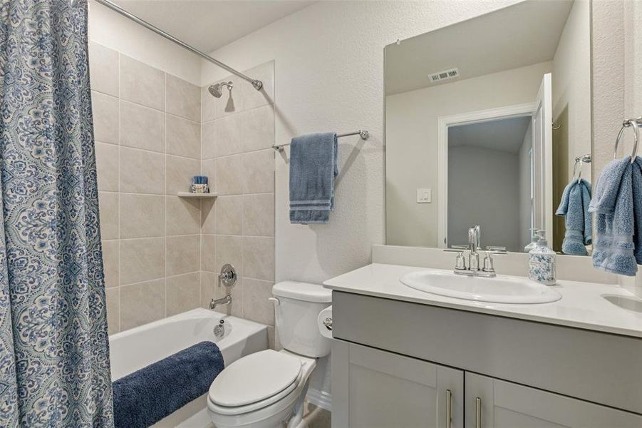 Furnished interior view inside a new home in Westmoor, Sherman (Image 14).