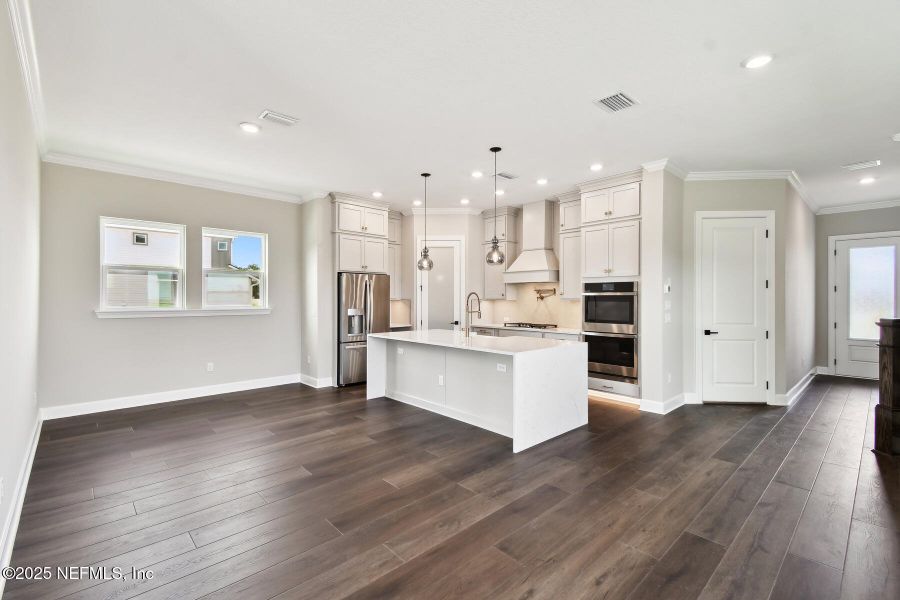 Image 19 of a home in Granville at eTown 38'.