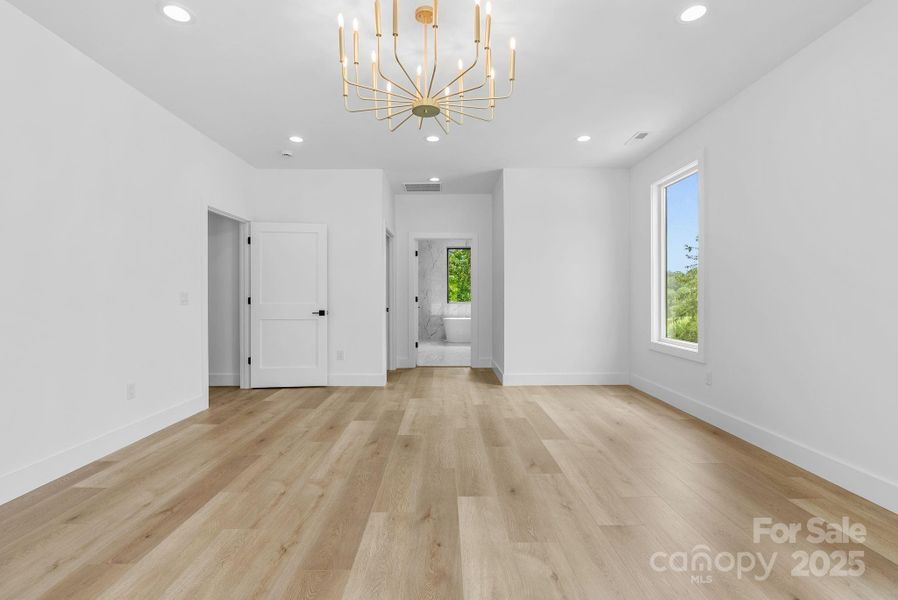 Spacious, unfurnished interior of a new home in , Mills River (Image 18).