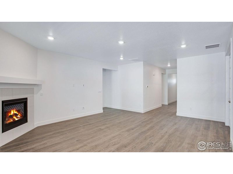 Spacious, unfurnished interior of a new home in Vantage, Berthoud (Image 33).