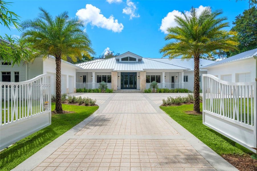 Community amenities in , Pinecrest (Image 47).