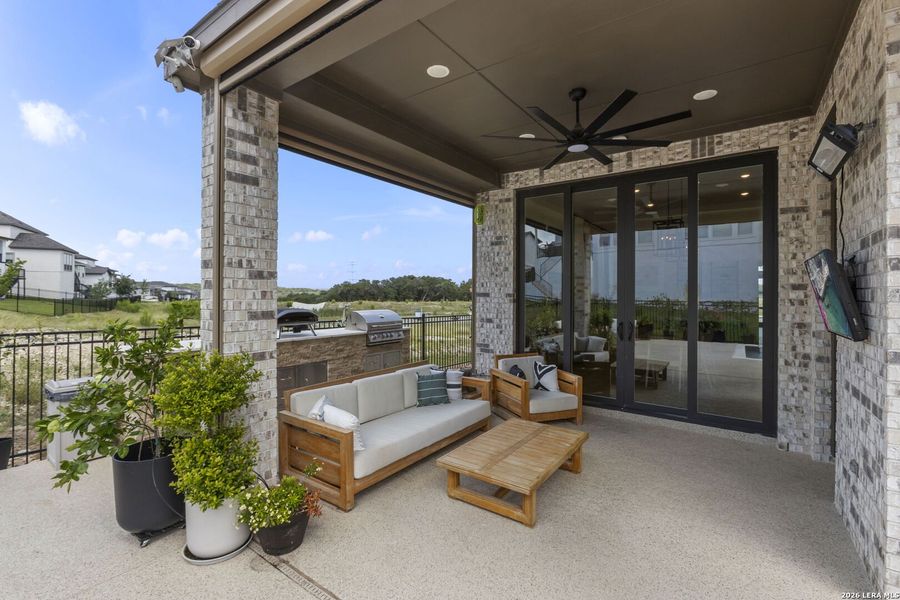 Exterior details and patio area of a home in Esperanza, Boerne (Image 4).