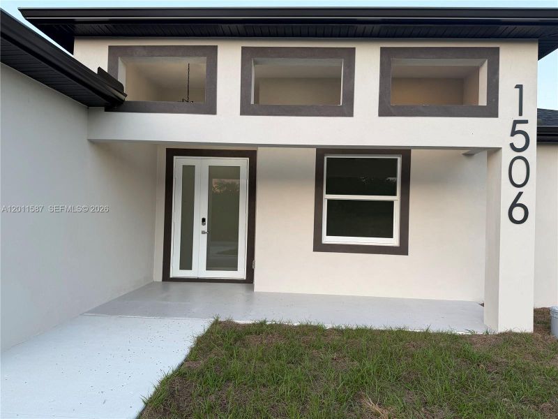 Exterior details and patio area of a home in , Lehigh Acres (Image 3).