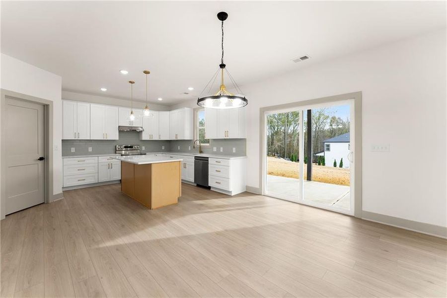 Spacious, unfurnished interior of a new home in , Jefferson (Image 30).