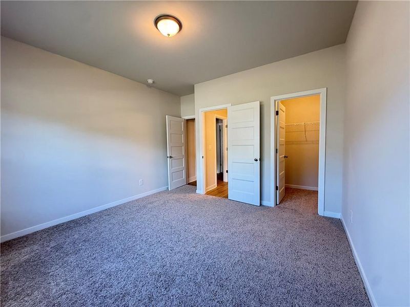 Spacious, unfurnished interior of a new home in Ponderosa Farms Reserve, Gainesville (Image 20). Spacious, unfurnished interior of a new home in Ponderosa Farms Reserve, Gainesville (Image 20).